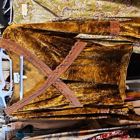 Bohemian Tops Collection Size Small - Picture 4 of 9